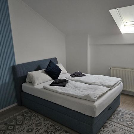 Berzsenyi Apartmanhaz Капошвар Екстер'єр фото