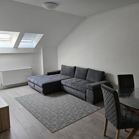 Berzsenyi Apartmanhaz Капошвар Екстер'єр фото
